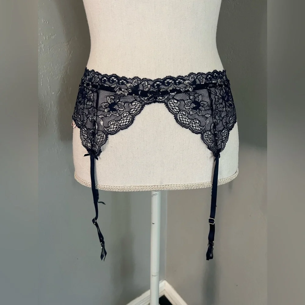 Victoria's Secret Very Sexy Starstruck Garter Belt size XS/S/